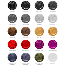 Vesser VSR3 Satin Gold aluminiumfälg monterade på bil i stämnigsfull miljö