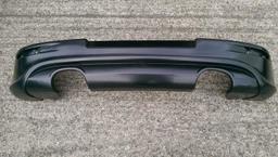 Maxton Design Diffuusori VW Golf V R32 (with 2 Exhaust Holes)