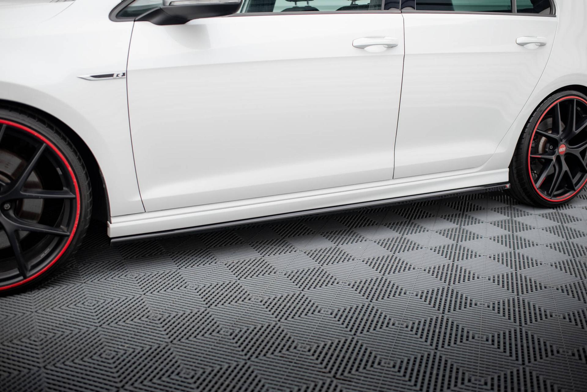 Maxton Design Sivuhelmat V.3 VW Golf R / R-line MK7