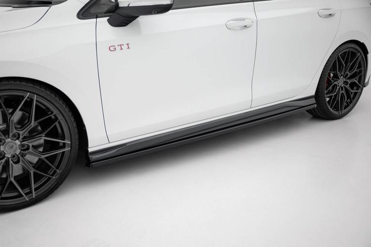 Maxton Design Sivuhelmat V.4 VW Golf GTI / GTE / GTI Clubsport / GTD / R-line MK8