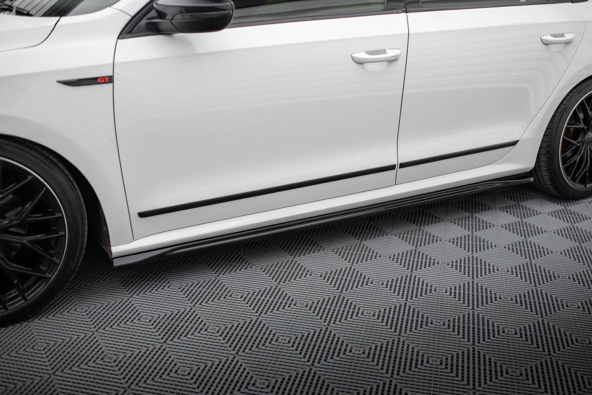Maxton Design Sivuhelmat VW Passat GT B8 Facelift USA