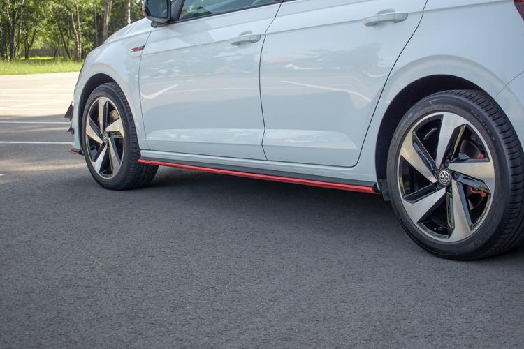 Maxton Design Sivuhelmat VW Polo GTI / R-line MK6