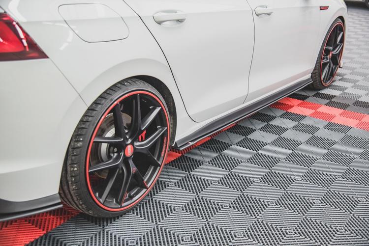 Maxton Design Sivuhelmat Racing Volkswagen Golf GTI / GTE / GTI Clubsport / R-line MK8
