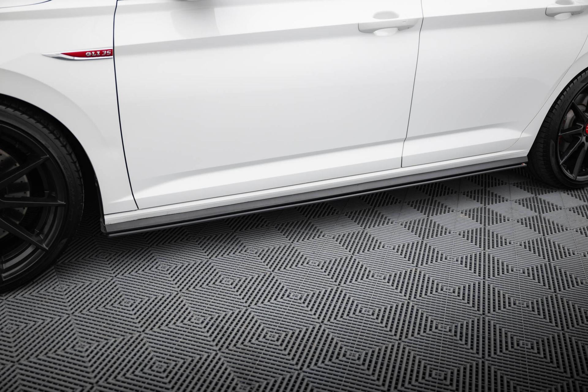 Maxton Design Sivuhelmat Street Pro VW Jetta GLI MK7