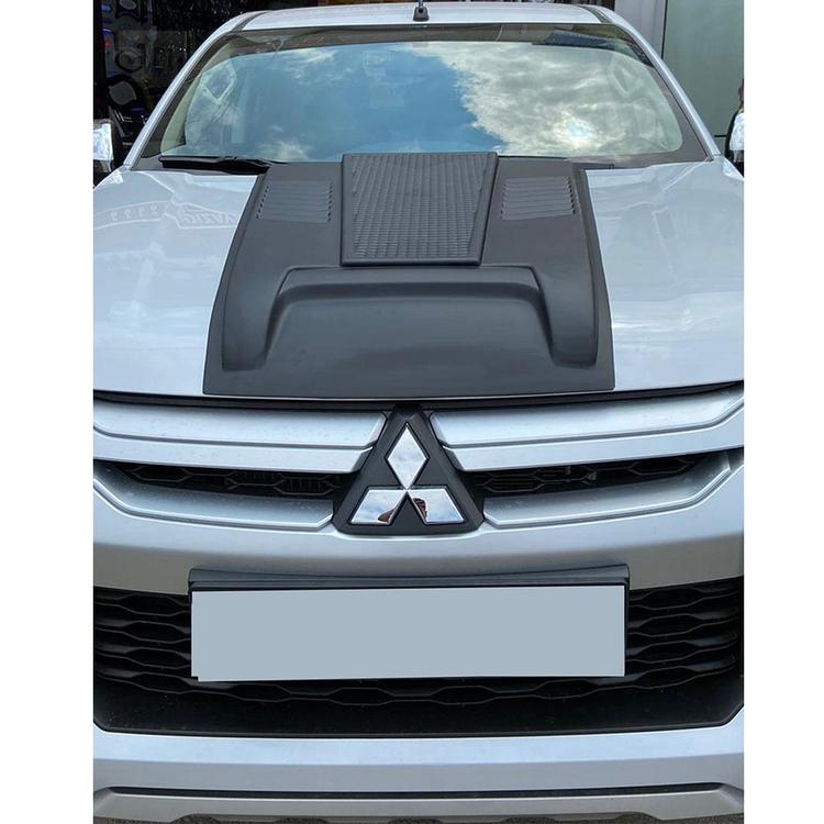 Koristeellinen ilmanottoaukko konepelti Mitsubishi L200 Triton 6