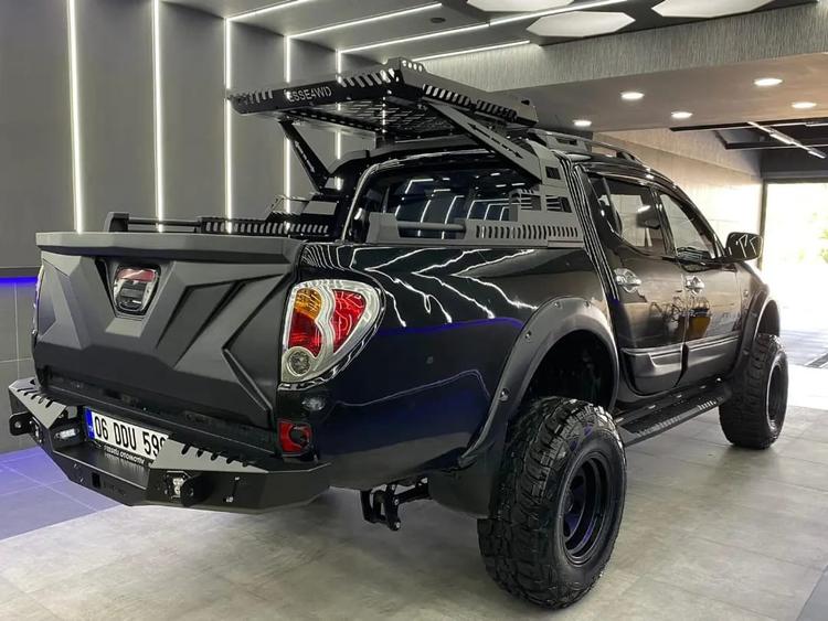 Tailgate cover Mitsubishi L200 Triton 4