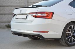 Blanksvart bakre diffusor Skoda Superb Mk3