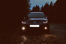 Devil Eyes sort VW Passat 3BG