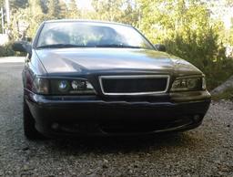 Ajovalot Mustat vilkuilla Volvo