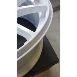 Japan Racing JR32 Vit 8,5x18 * ET35 * 5x108