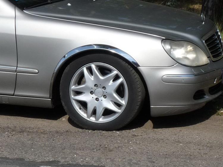 Fender chrome lists Mercedes S-Class W220