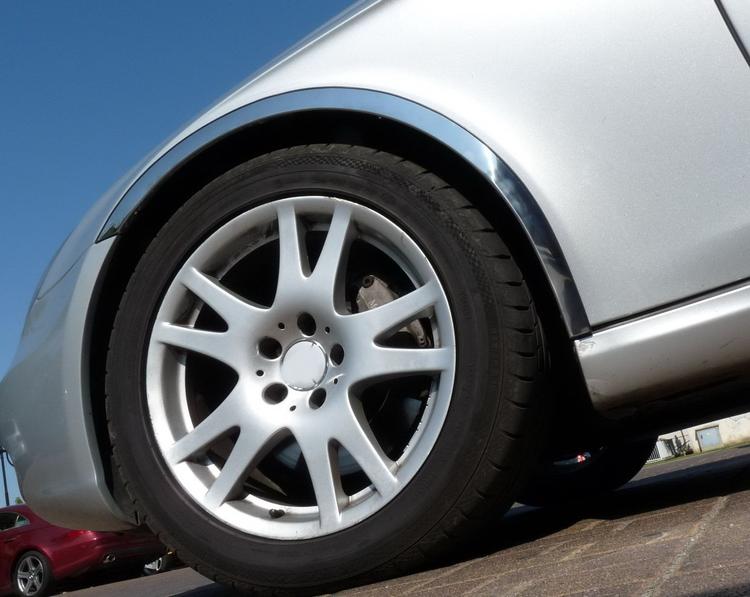 Lokasuojareuna listat kromattu Mercedes CLS-klass C219