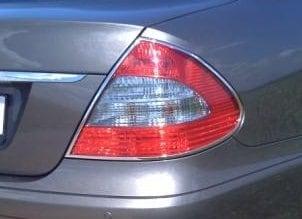 Kromade kantlister till baklampor - Mercedes Benz W211