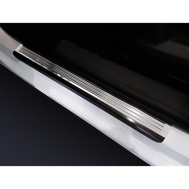 Dørtrinsliste sort/børstet stål Seat Ateca. 5-dørs