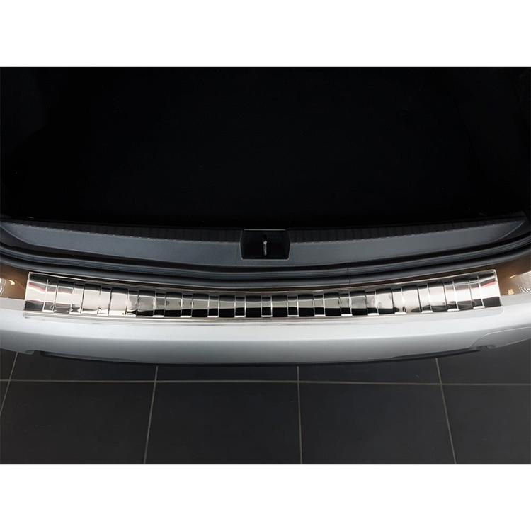 Takapuskurin suojapelti harjattu teräs till Dacia Duster