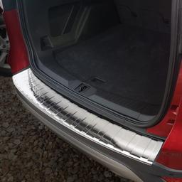 Takapuskurin suojapelti harjattu teräs till Ford Kuga II