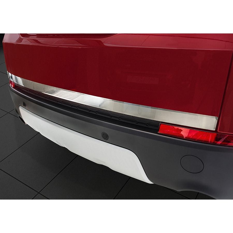 Chrome detail to tail gate on Land Rover Discovery Sport