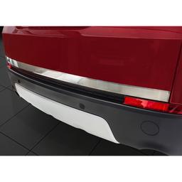 Chrome detail to tail gate on Land Rover Discovery Sport