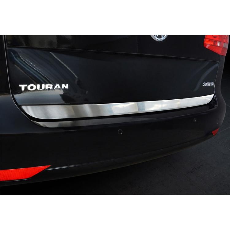 Kromdetalj till bakluckan på VW Touran