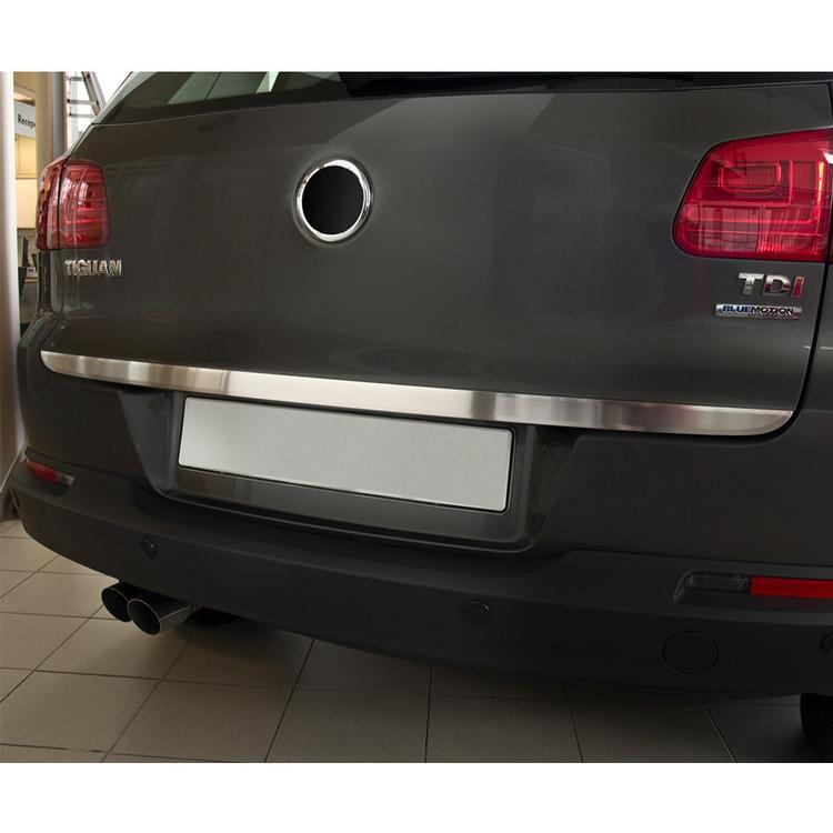 Kromdetalj till bakluckan på VW Tiguan