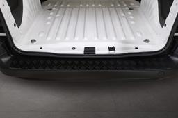 Takapuskurin suojapelti musta harjattu alumiini till Peugeot Partner