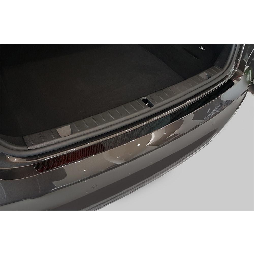 Takapuskurin suojapelti hiilikuitu med röda detaljer till BMW G11/G12