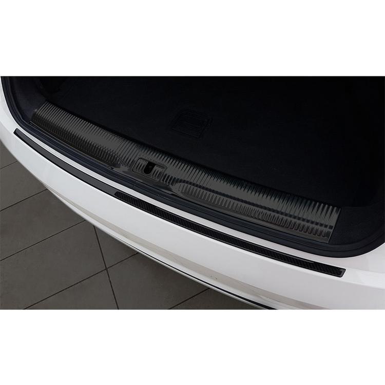 Takapuskurin suojapelti hiilikuitulook Audi Q3