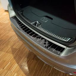 Lastskydd blanksvart stål som passar Volvo XC60