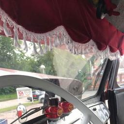 Gardin för vindruta röd/vit