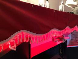 Gardin för vindruta röd/vit