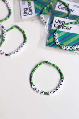 Fuck Cancer Annas Käsivarsinauha