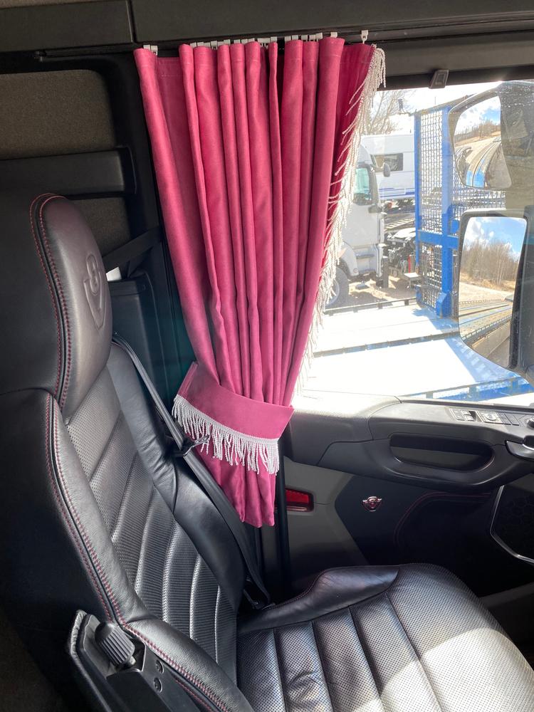 Lyserøde Sidegardiner