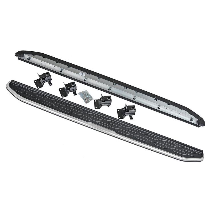 Sidesteps Land Rover Discovery Sport