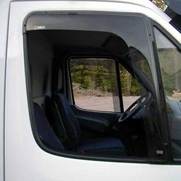 Tuulenohjain/vetosuojat joka sopii Mercedes Sprinter