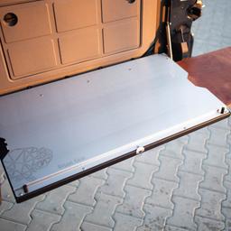 Nedfällbart bakluckebord BISON GEAR Grenadier 2023–> - 2