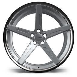 ABS Wheels F55 Silver aluminiumfälg monterade på bil i stämnigsfull miljö