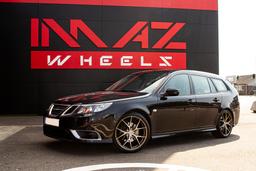 Imaz Wheels FF593 Bronze aluminiumsfælge monteret på bil i en stemningsfuld omgivelse