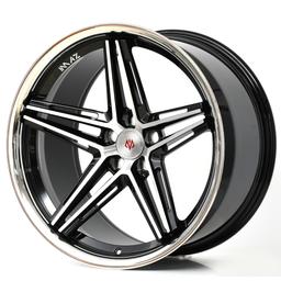 Imaz Wheels FF6 Svart aluminiumsfelger montert på bil i en stemningsfull omgivelse
