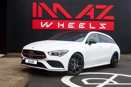 Imaz Wheels FF593 Grå aluminiumsfelger montert på bil i en stemningsfull omgivelse