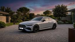 Imaz Wheels FF10 Musta alumiinivanteet asennettuna autoon tunnelmallisessa ympäristössä