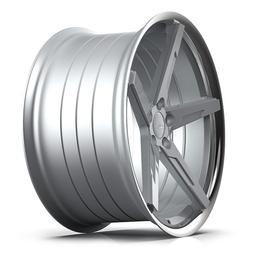 ABS Wheels F55 Silver aluminiumfälg monterade på bil i stämnigsfull miljö