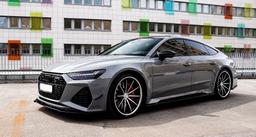 Imaz Wheels FF675 Svart aluminiumsfelger montert på bil i en stemningsfull omgivelse