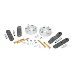 Fjädringssats Rough Country höjning 2,5 tum för Nissan Navara D40 2005-2015