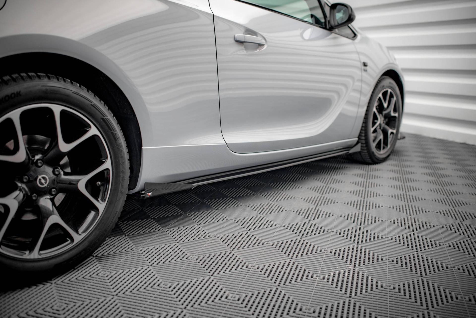 Maxton Design Sideskjørt Street Pro Opel Astra GTC Opc-line J