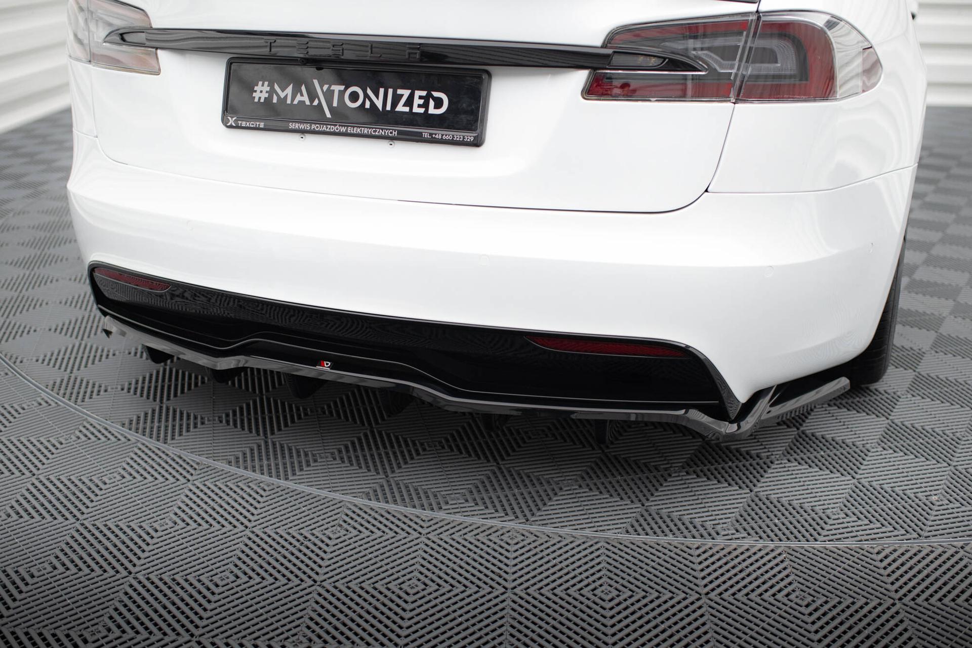 Maxton Design Diffuusori V.2 Tesla Model S Plaid MK1 Facelift