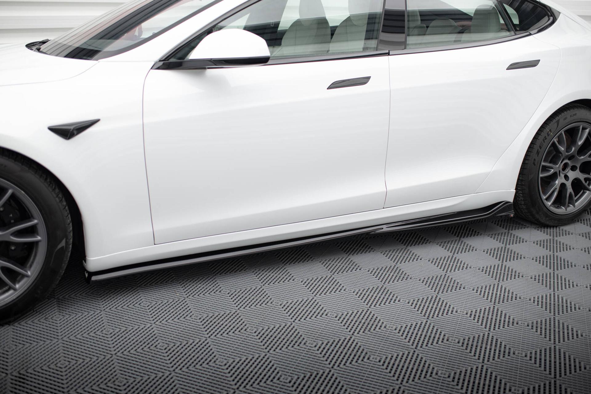 Maxton Design Side skirts V.1 Tesla Model S Plaid MK1 Facelift