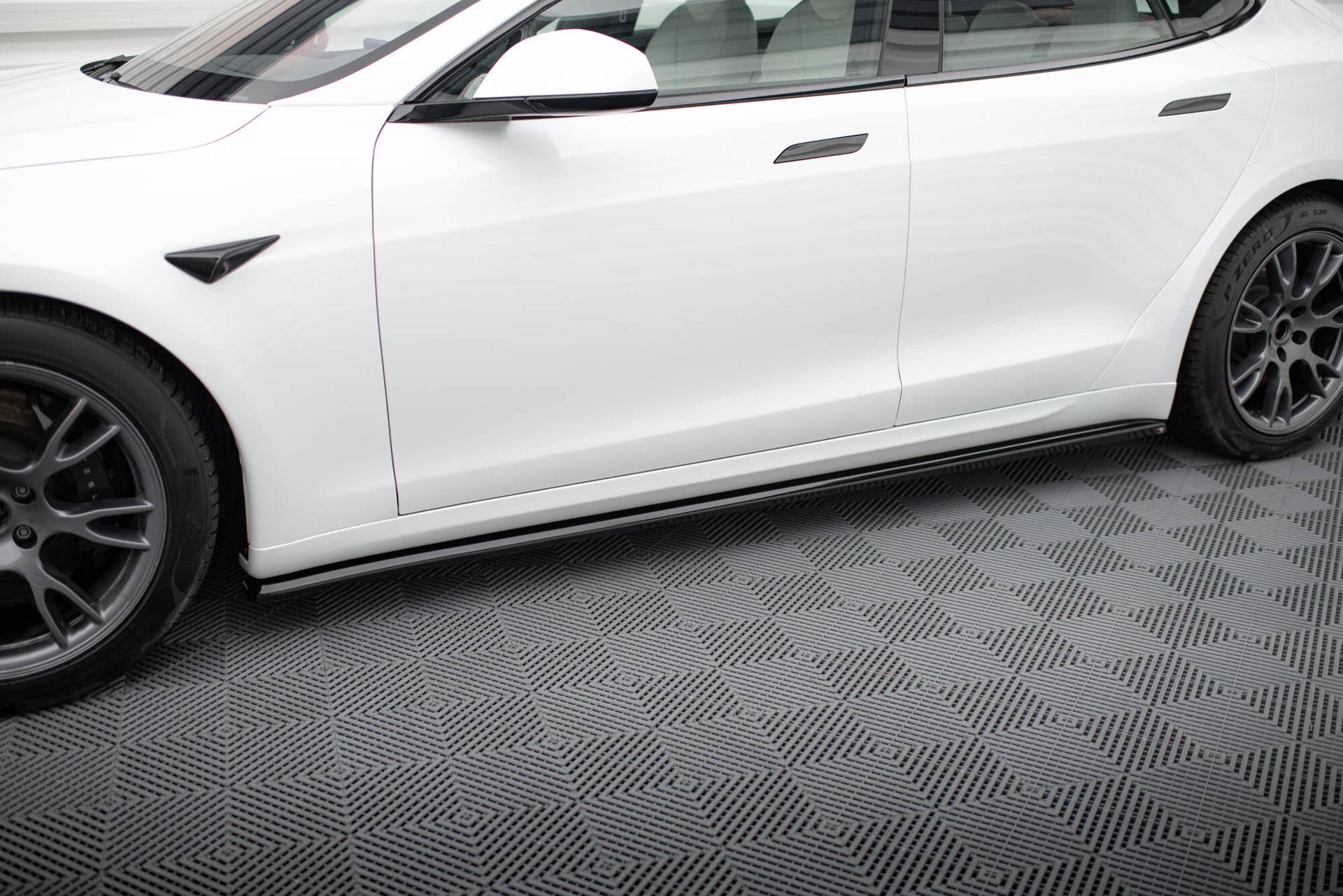 Maxton Design Sivuhelmat V.2 Tesla Model S Plaid MK1 Facelift